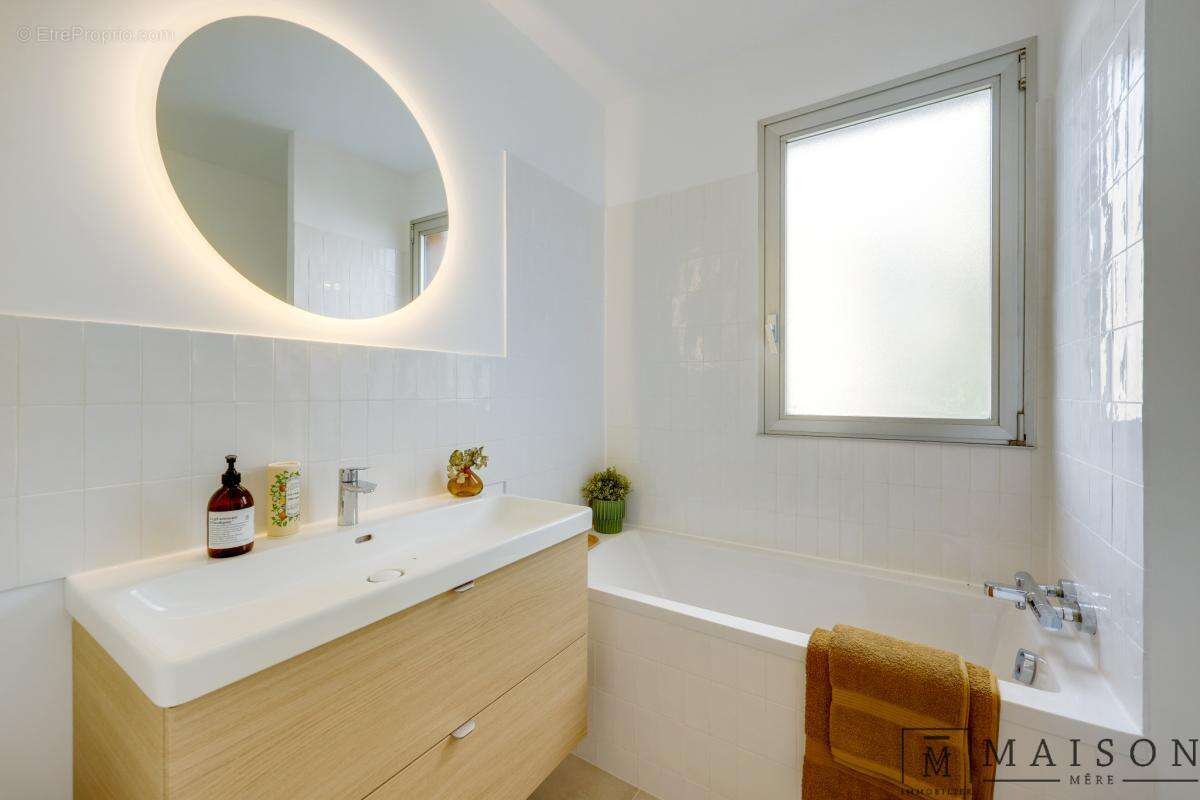 Appartement à SURESNES