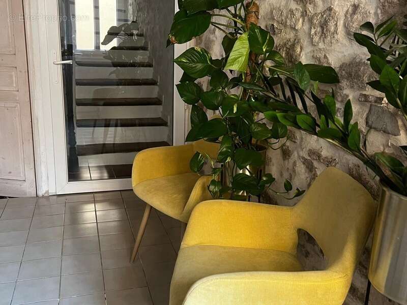 Maison de village avec terrasse tropézienne à vendre – Rousset (13790) - photo 2