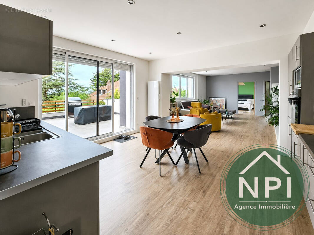 Appartement à VAUX-LE-PENIL