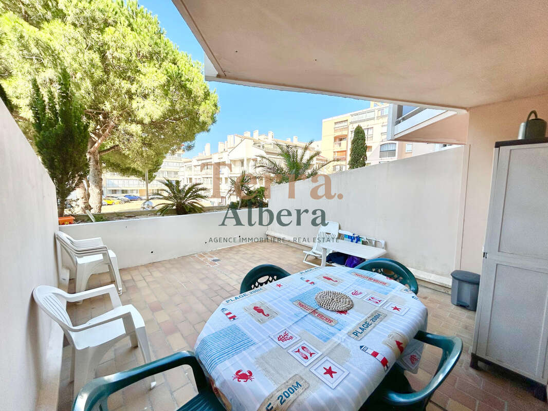 Canet port   studio cabine - terrasse de 17 m2 - photo 14