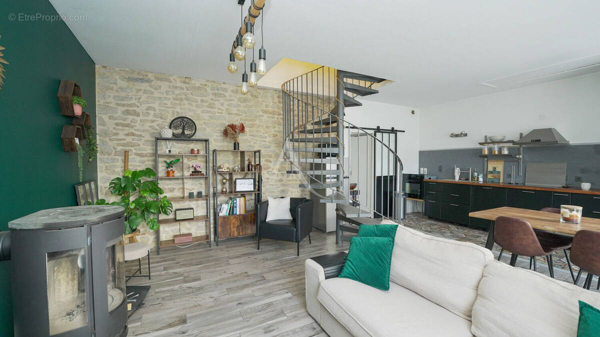 Maison à LE ROC-SAINT-ANDRE