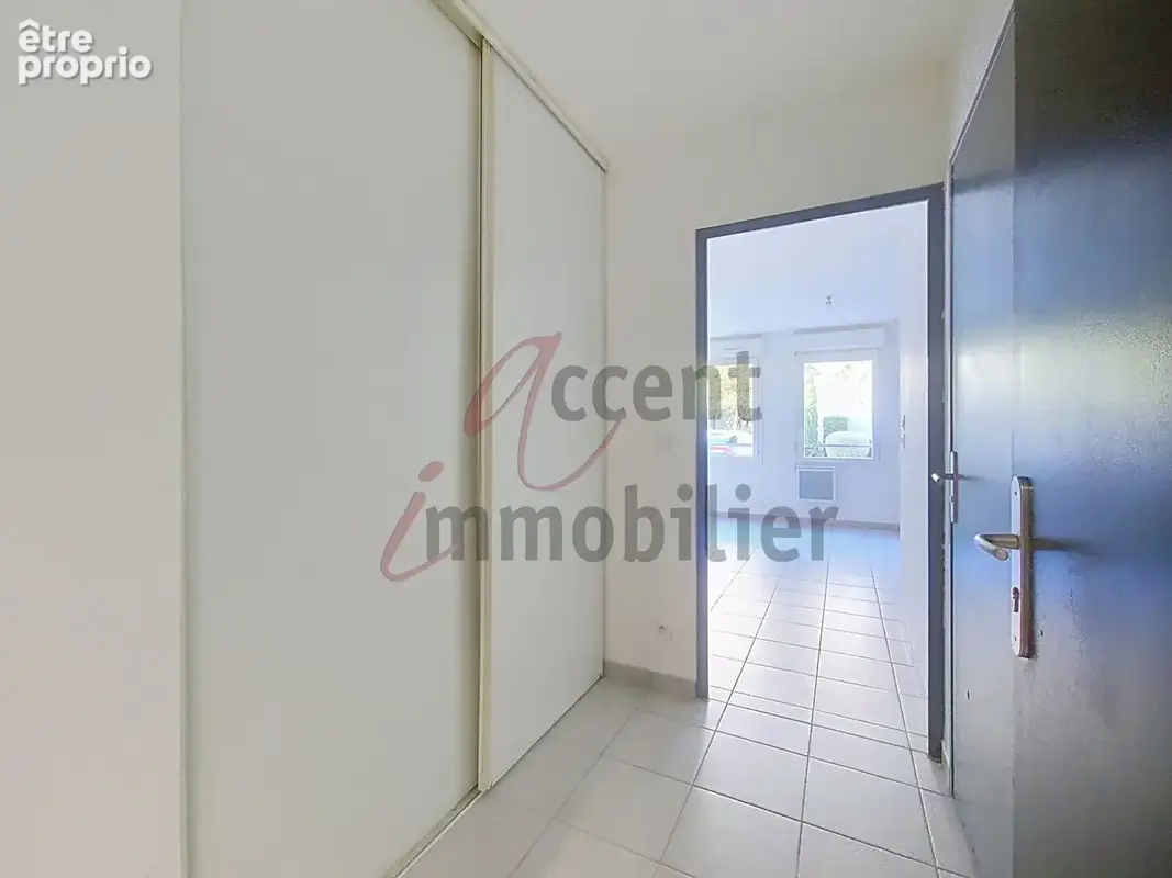 Avignon : Studio de plain-pied avec parking en résidence sécurisée - photo 3