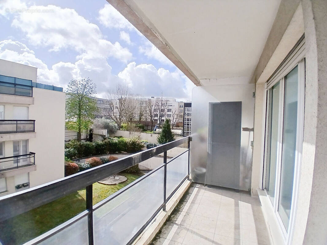 Appartement à NANTERRE