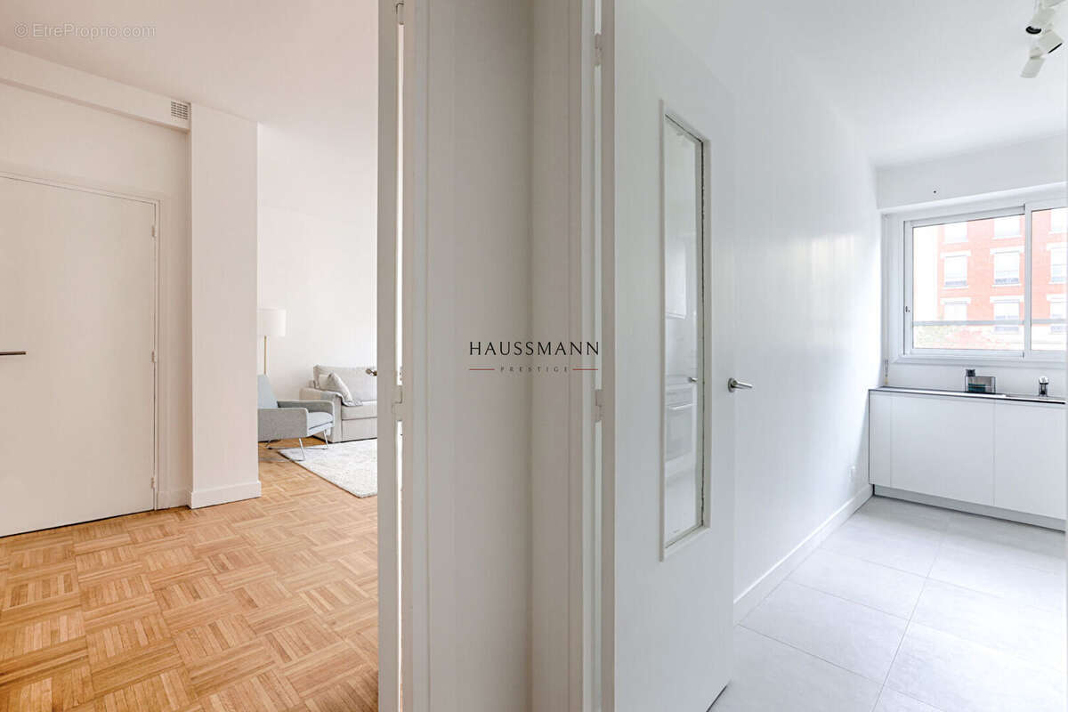 Appartement à NEUILLY-SUR-SEINE