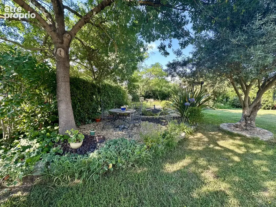 RARE et SUPERBE VILLA 5 chambres (poss de séparer une partie en T2 pour AIRBNB/FAMILLE) sur 1100 m2 paysagés - photo 4