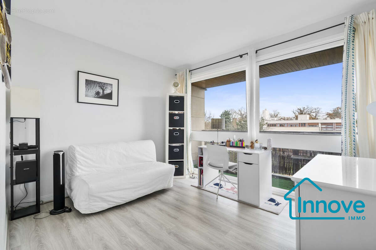 Chambre 2 - Appartement à VAUCRESSON