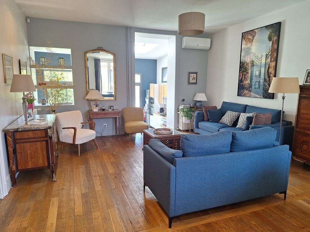 Maison 178 m² à Sainte-Foy-Les-Lyon  - photo 5