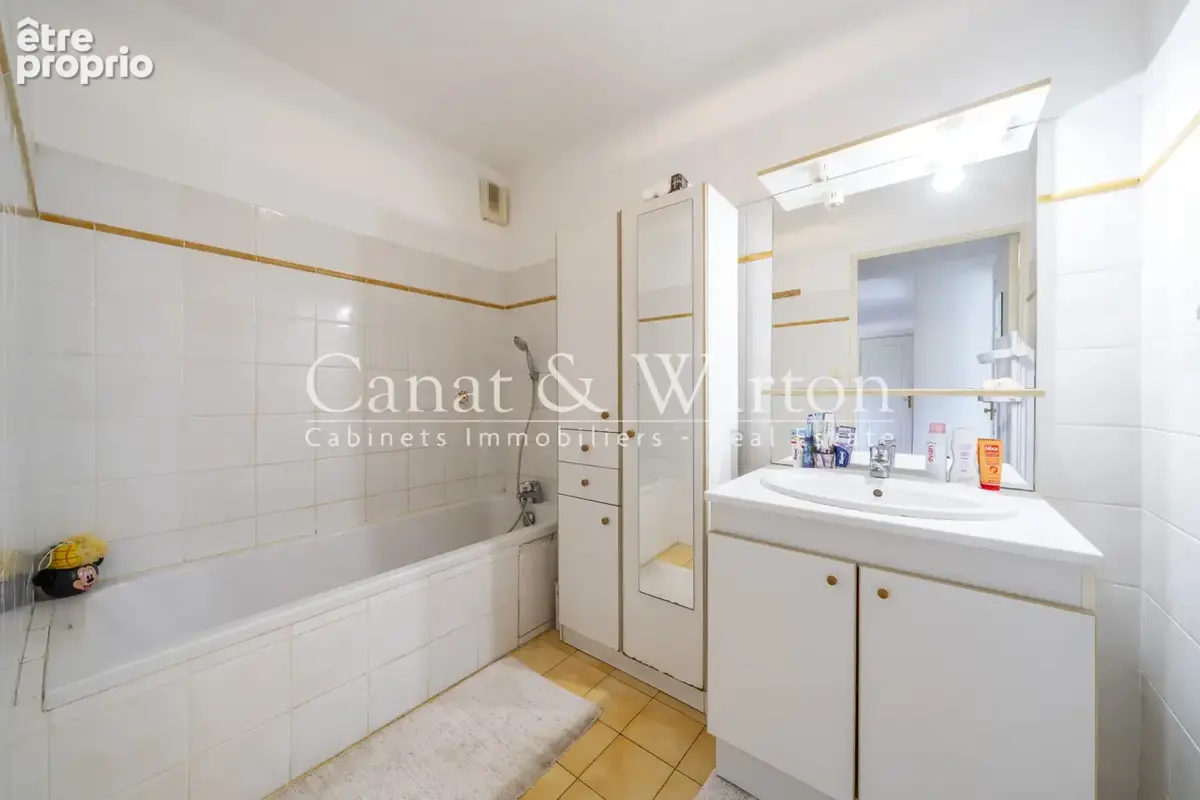 Sous offre: spacieux t 4 avec terrasse à cavalaire avec un grand garage - photo 10