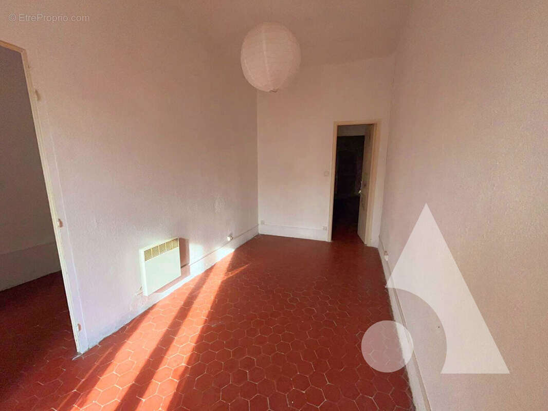 Appartement à SALERNES