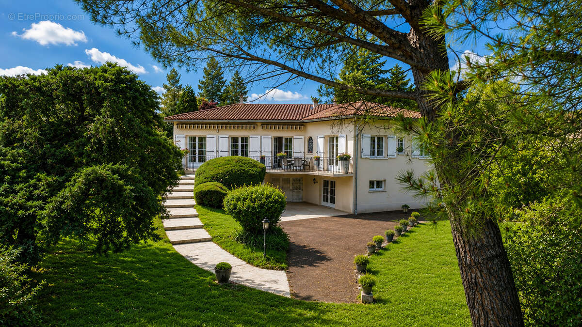 Maison à CHAMPNIERS