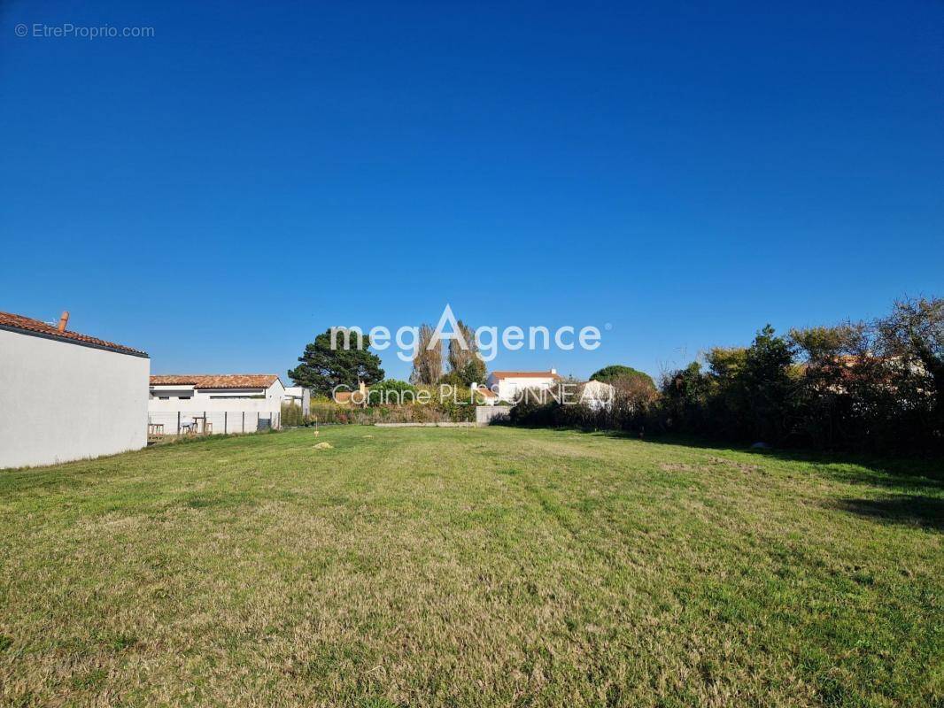 Terrain à LES SABLES-D&#039;OLONNE