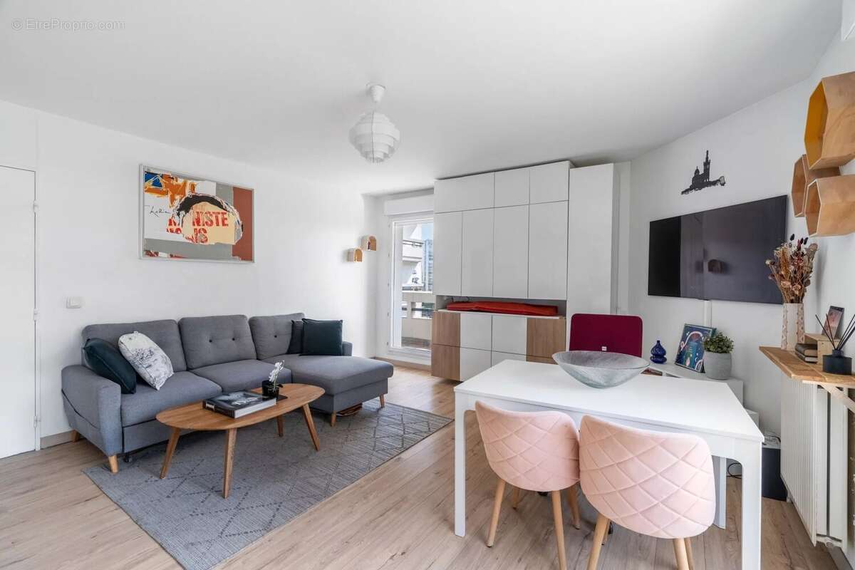 Appartement à LEVALLOIS-PERRET