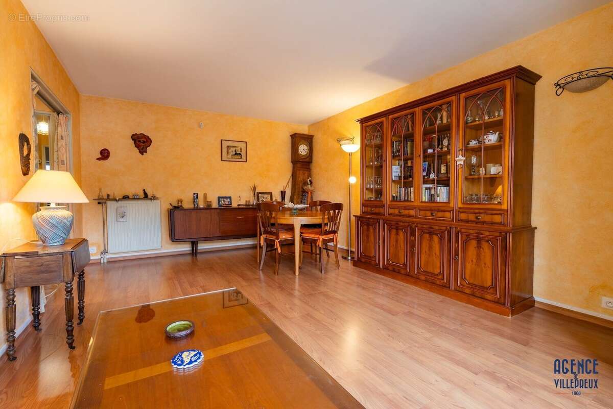 Appartement à VILLEPREUX