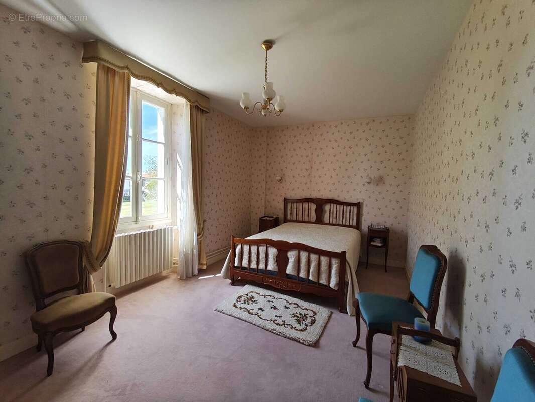 Maison à CHASSENEUIL-SUR-BONNIEURE