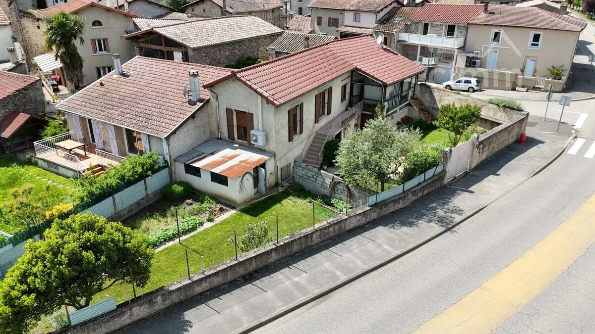Maison à PEYRAUD
