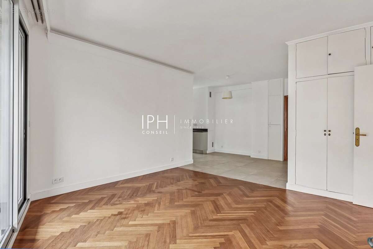 Appartement à NEUILLY-SUR-SEINE