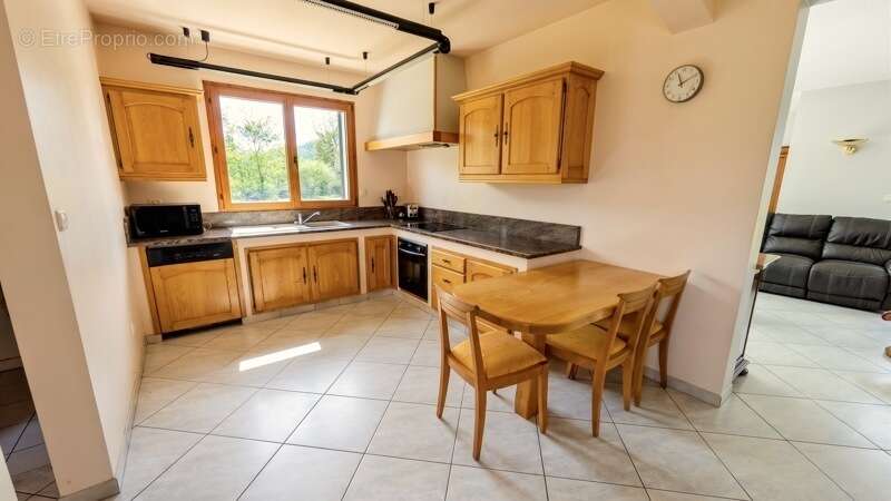 Maison de 6 pièces principales - photo 4