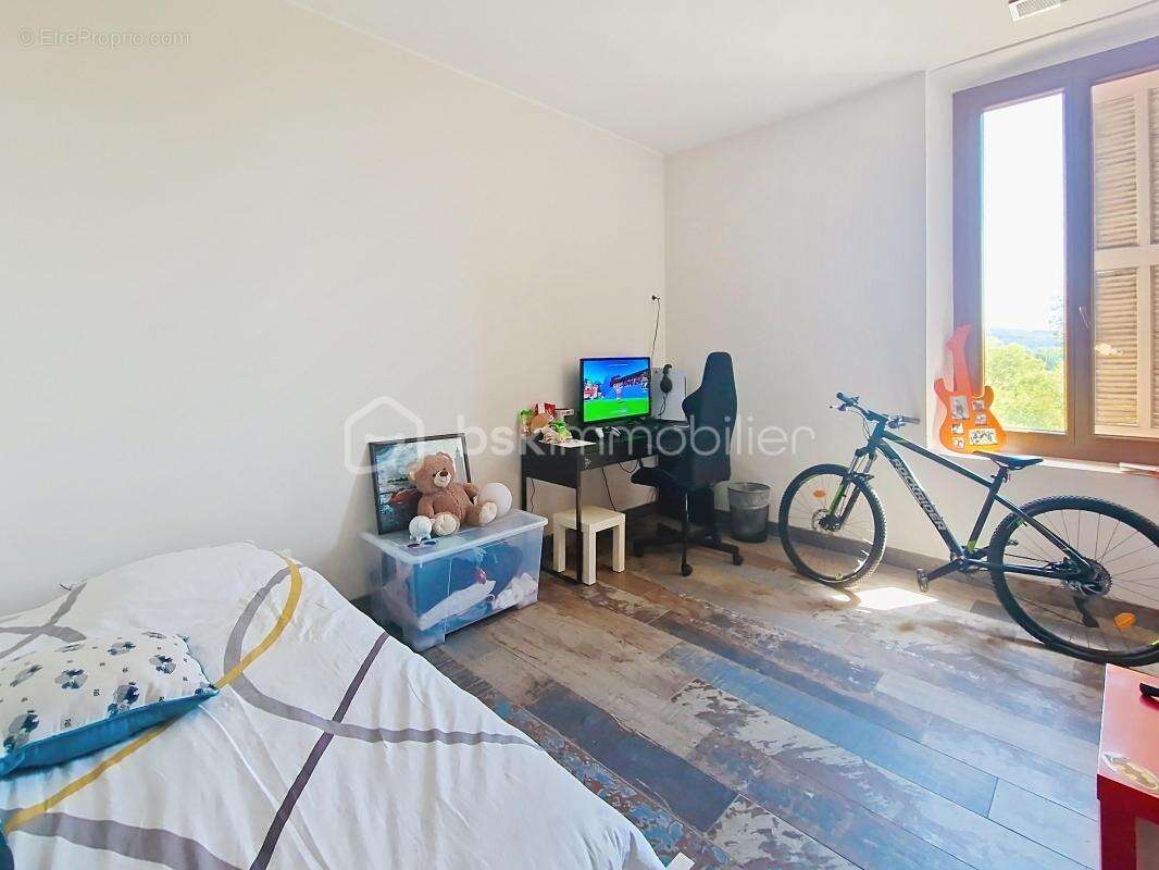 Appartement à LA FARE-LES-OLIVIERS