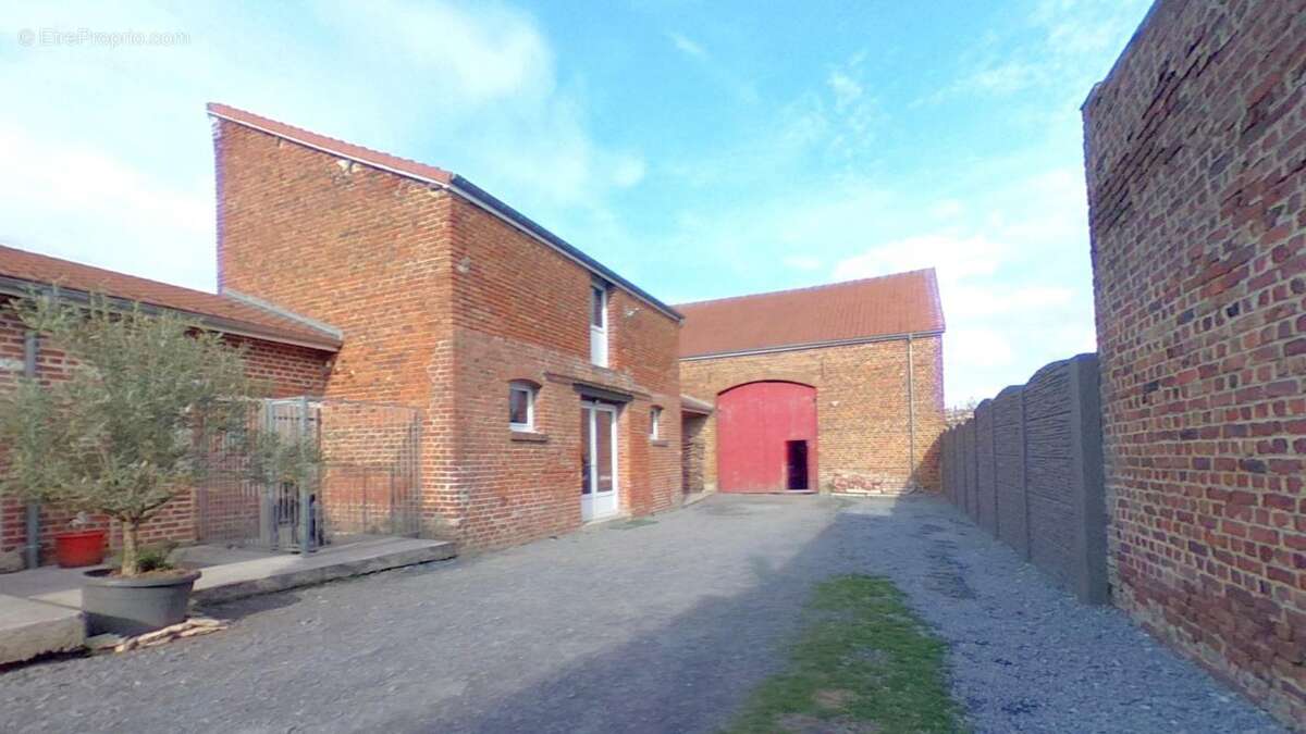 Maison à GOUZEAUCOURT