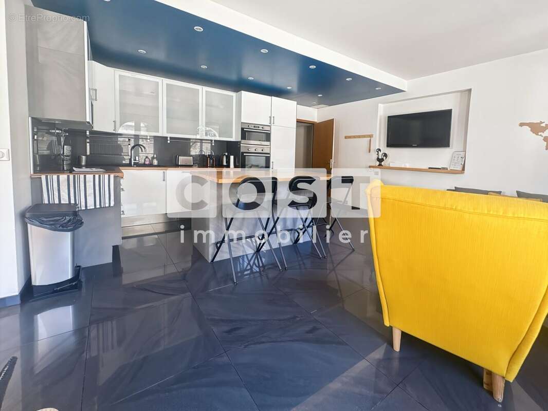 Appartement à LA GARENNE-COLOMBES