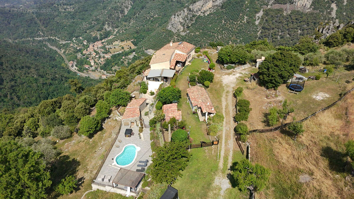 Maison à TOUET-DE-L'ESCARENE