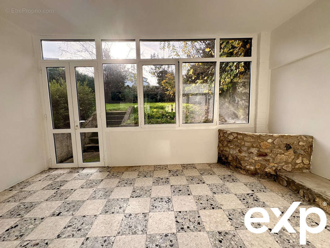 Maison à BUSSY-SAINT-GEORGES