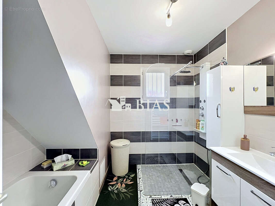 Maison 122 m² à Bernay  - photo 6