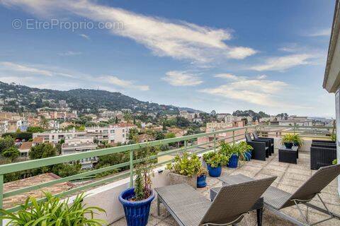 Appartement à LE CANNET