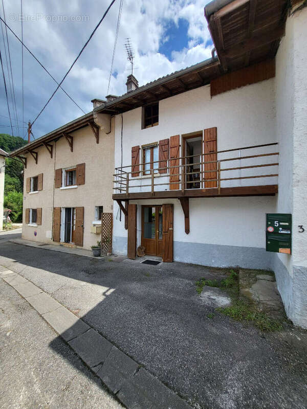 Appartement à FROGES