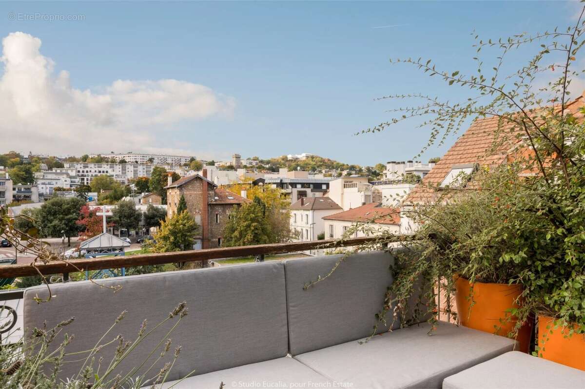 Appartement à SURESNES