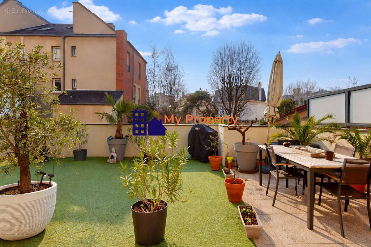 Appartement à LA GARENNE-COLOMBES