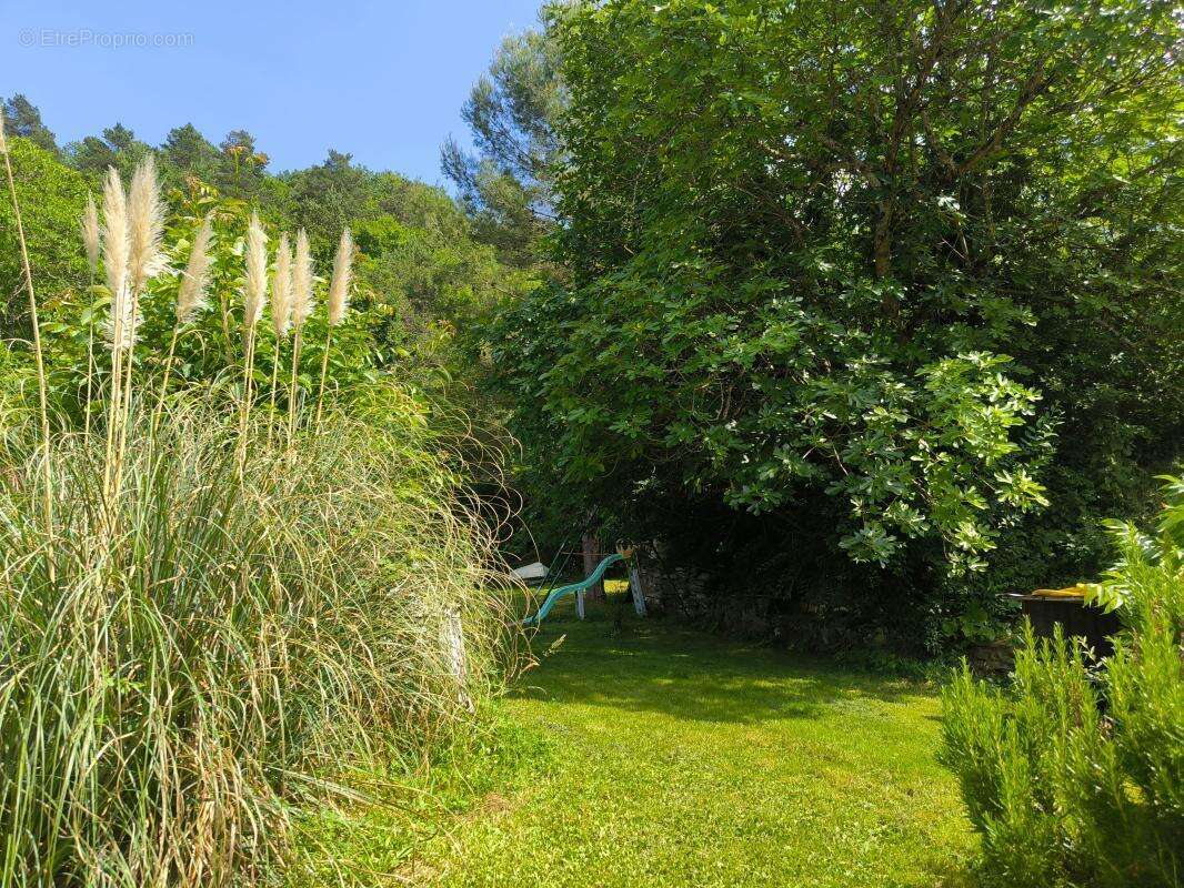 Maison en pierre  de 126 m2 terrain 5781 m2 + dependances+ gite - photo 23