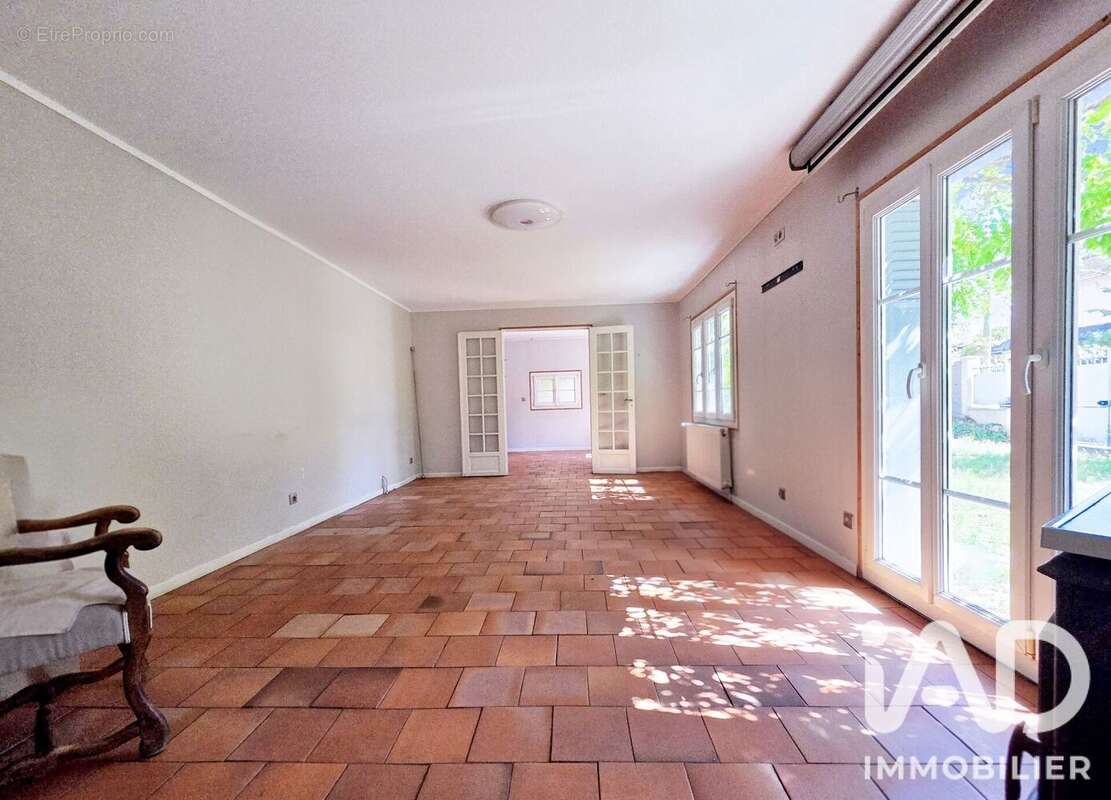 Maison 140 m² à Conflans-Sainte-Honorine  - photo 2