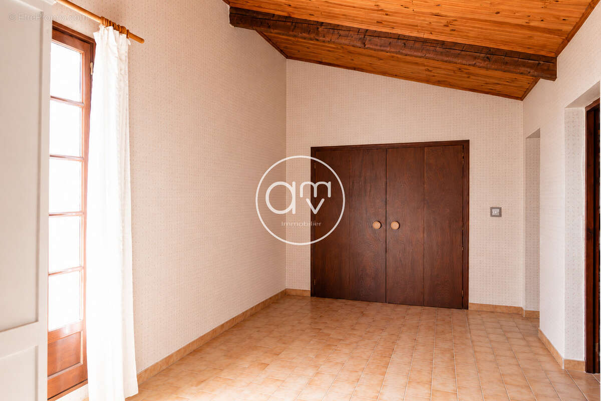 Hyeres gare - appartement t3 duplex 80m2 - dernier etage - stationnement - photo 14