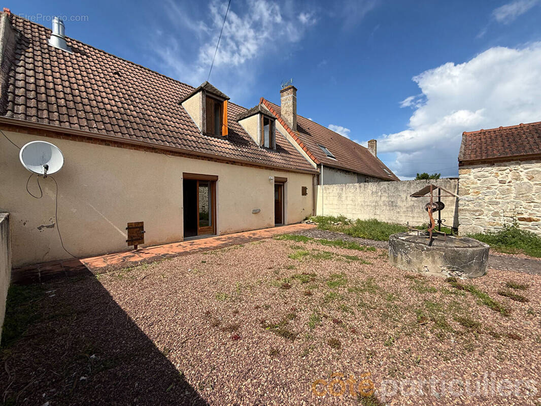 Maison à EPINEUIL-LE-FLEURIEL