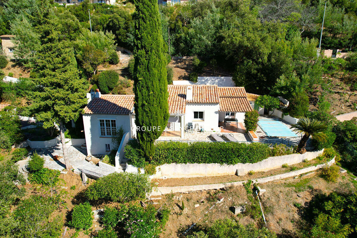 Maison à LES ISSAMBRES