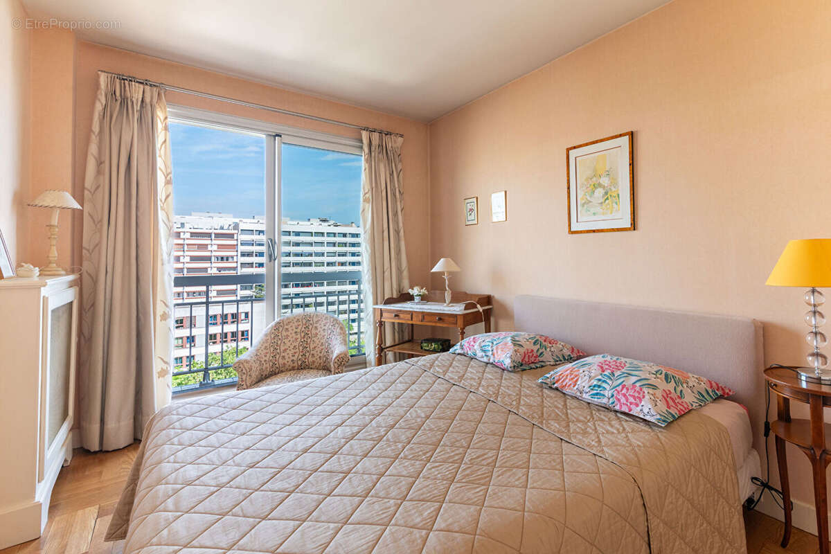 Appartement à PARIS-12E