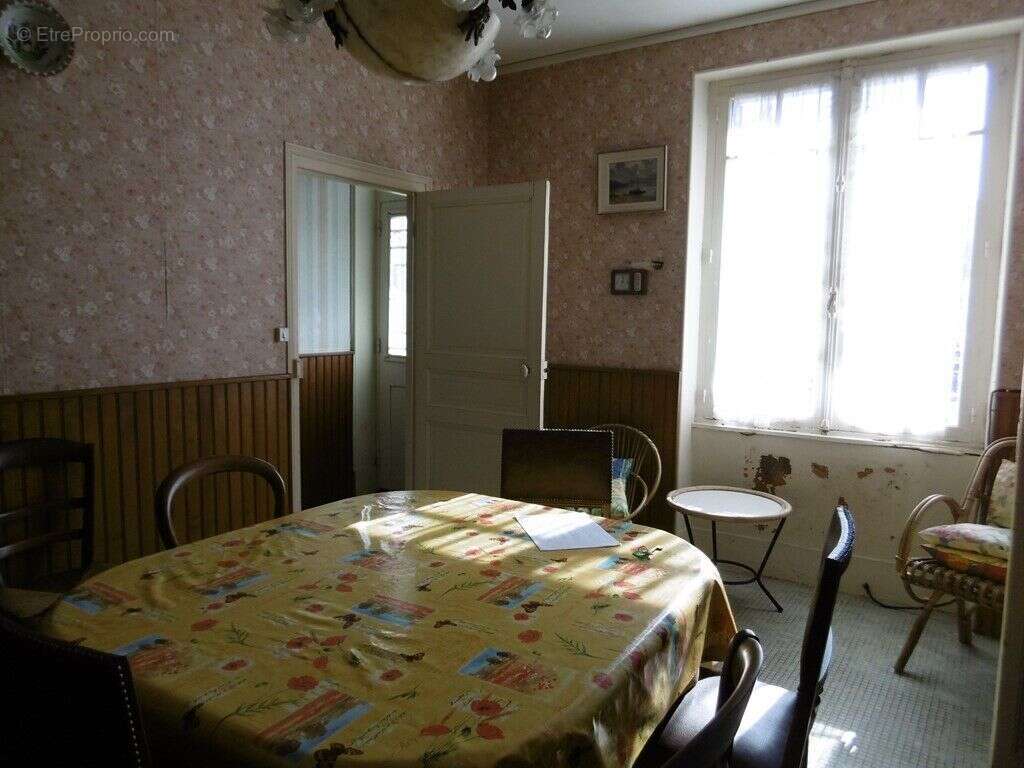 Maison à VARENNES-LES-NARCY