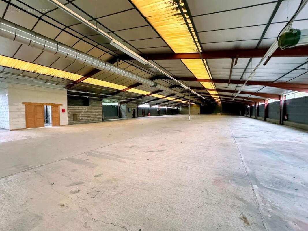 Photo 5 - Commerce à ETAIN