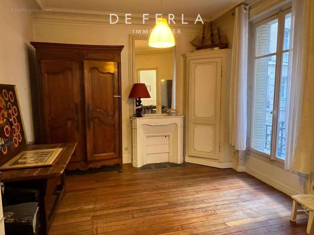 Appartement à PARIS-7E