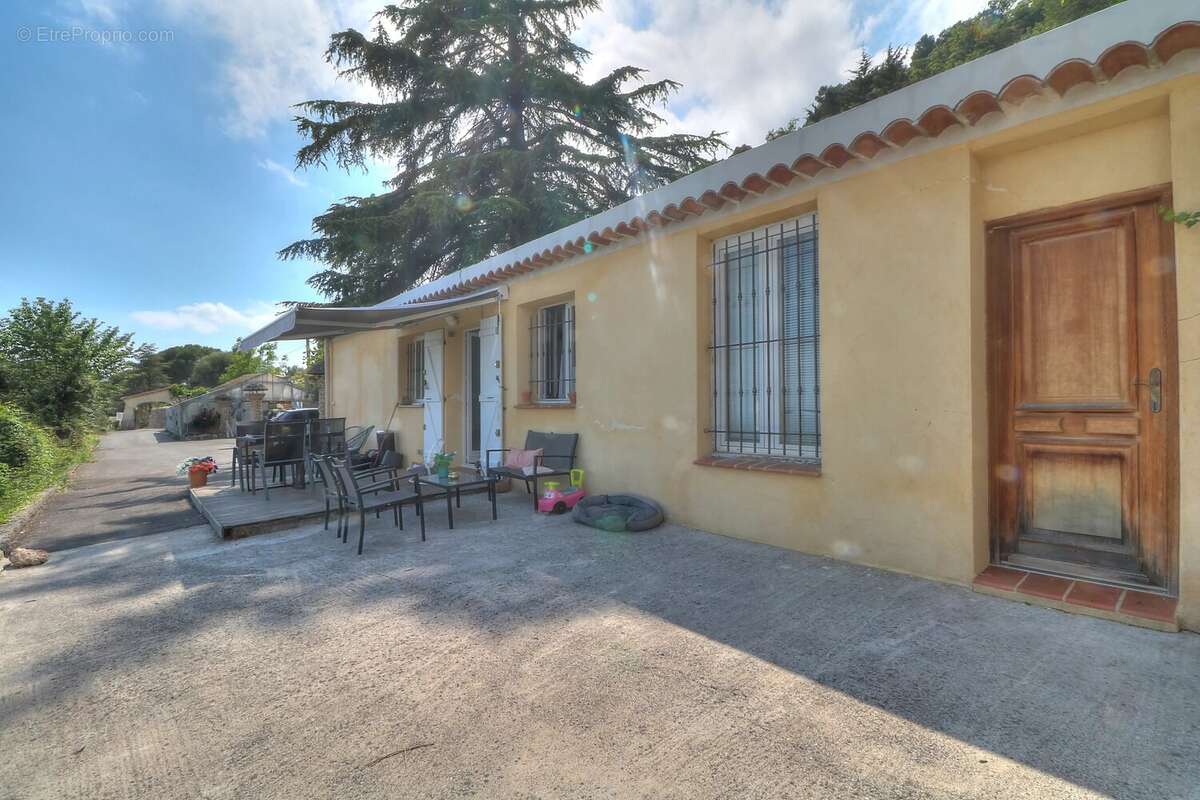 Maison à TOURRETTES-SUR-LOUP