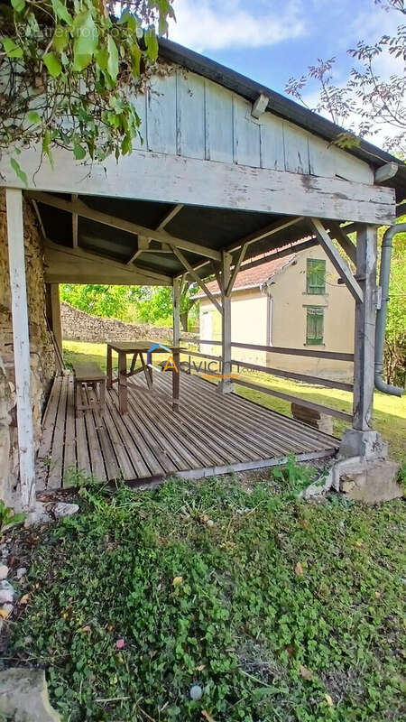 Terrain à CHARENTON-DU-CHER