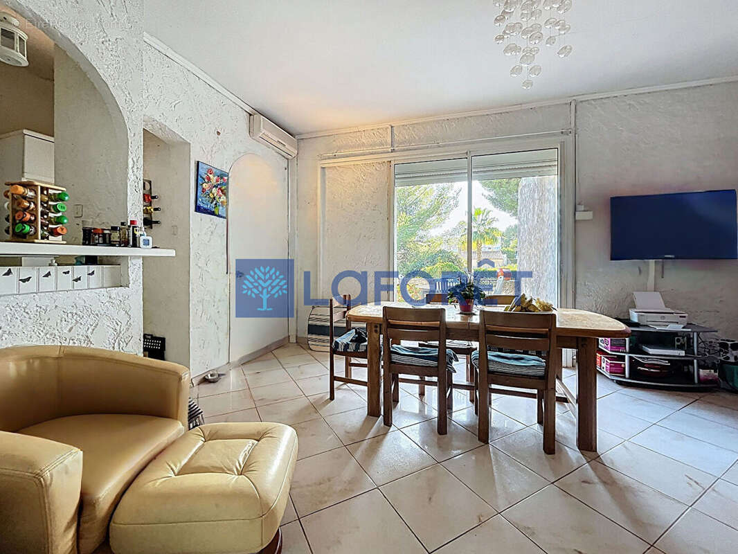 Appartement à SIX-FOURS-LES-PLAGES