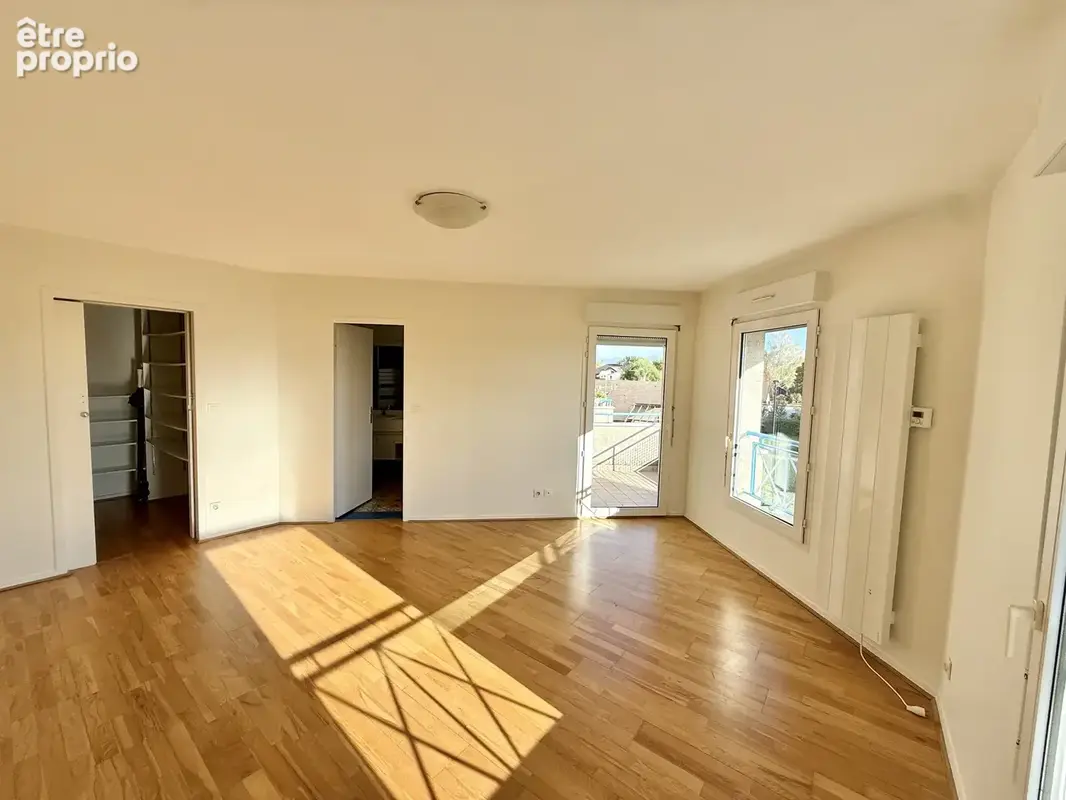 Divonne les Bains 01220, T4 122m2 dernier étage, balcons, garages, parking. - photo 11