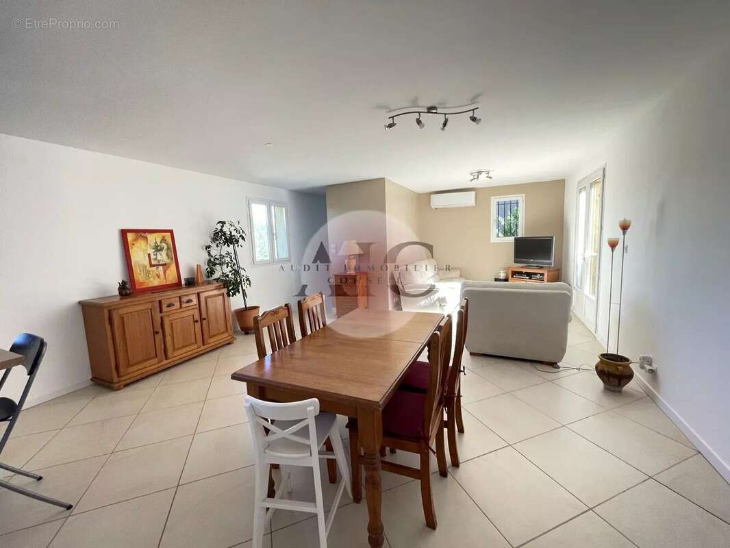 Maison à MONTAUROUX