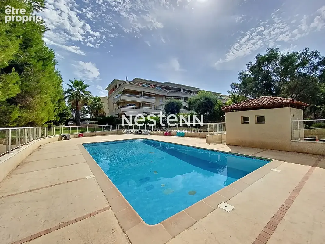 Golfe Juan - 4P - 95m2 - Secteur COURCETTES - Terrasse - Garage - Piscine - Dernier étage - Refait à neuf - Sud - photo 4