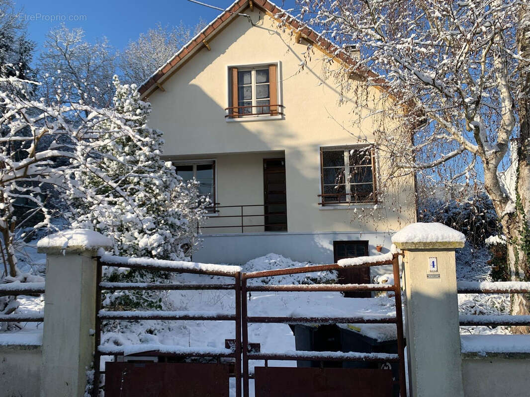 Maison à MEZY-SUR-SEINE