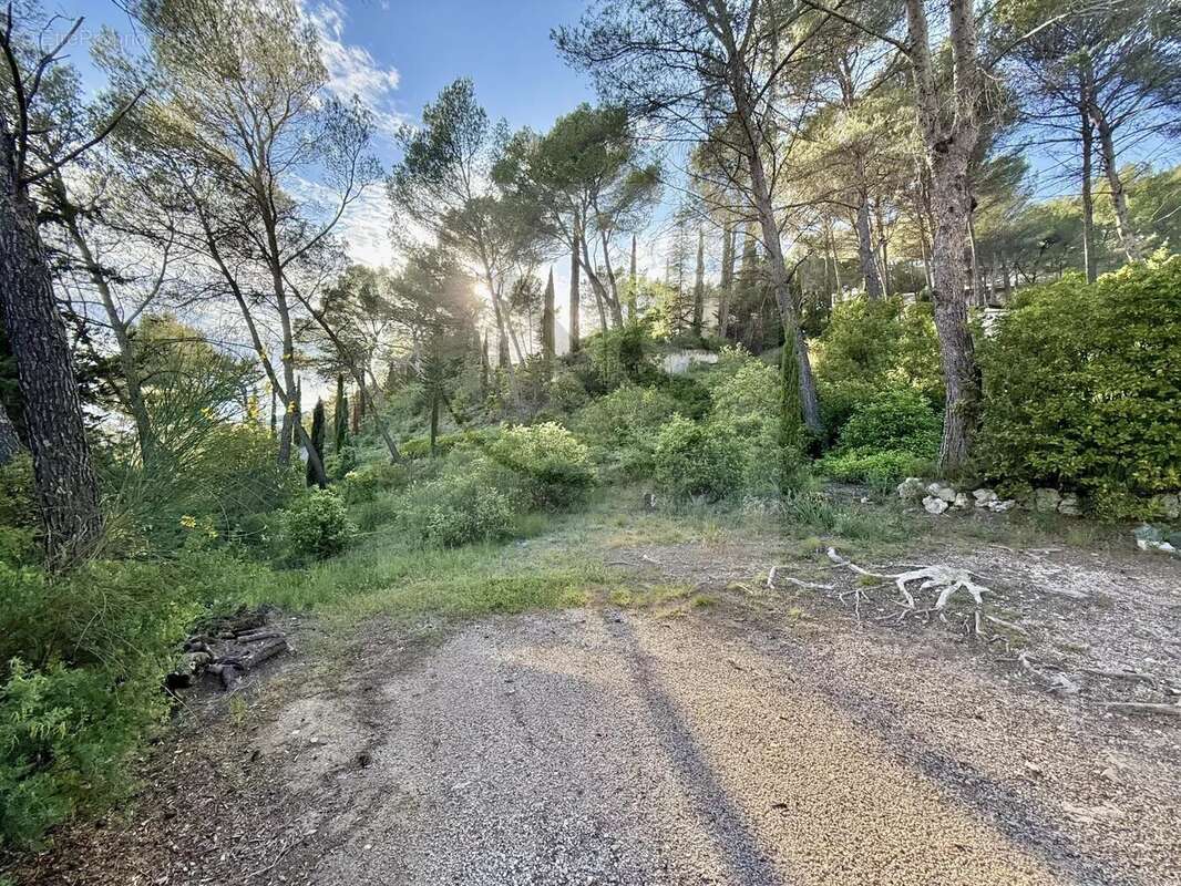 Terrain à SAINT-MARC-JAUMEGARDE