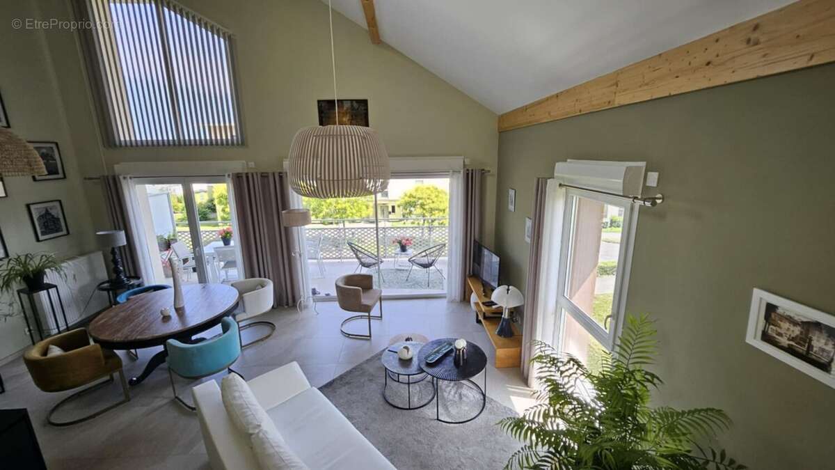 Appartement à GILLY-SUR-ISERE