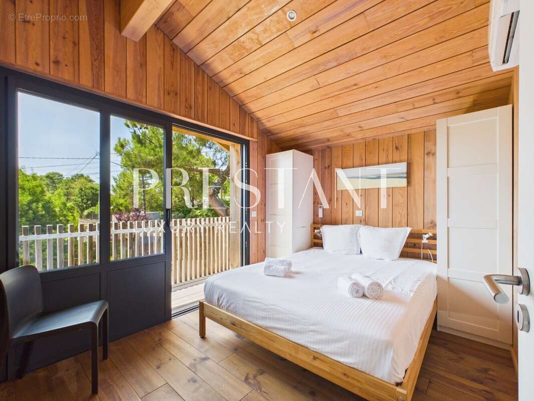 CAP FERRET  À deux pas de la jetée de Bélisaire : L'art de vivre « tout à pied » dans un quartier très recherché - photo 14